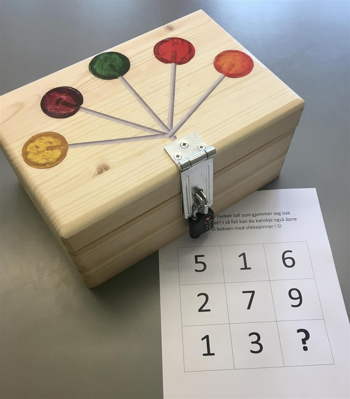 Foto av kiste med lås - Klikk for stort bilde